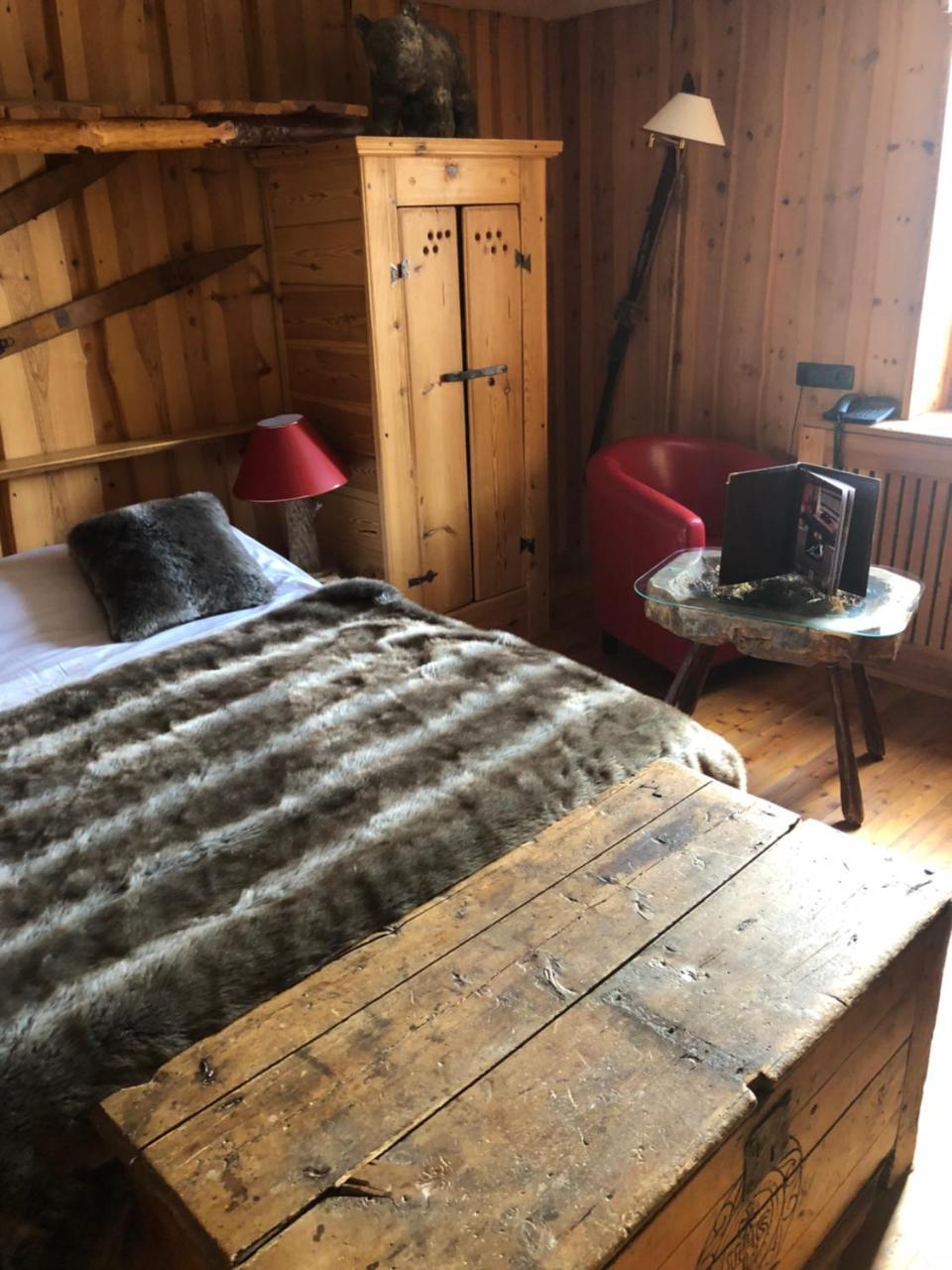 Hotel Restaurant De La Chaussee Μπριανσόν Εξωτερικό φωτογραφία